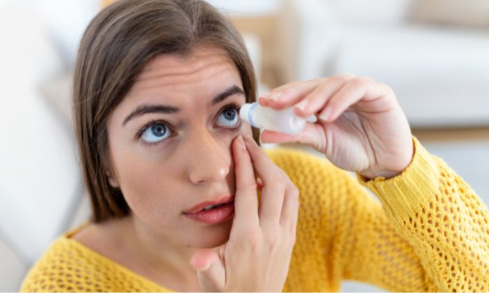 Chăm sóc sau cắt mí mắt để tránh sẹo