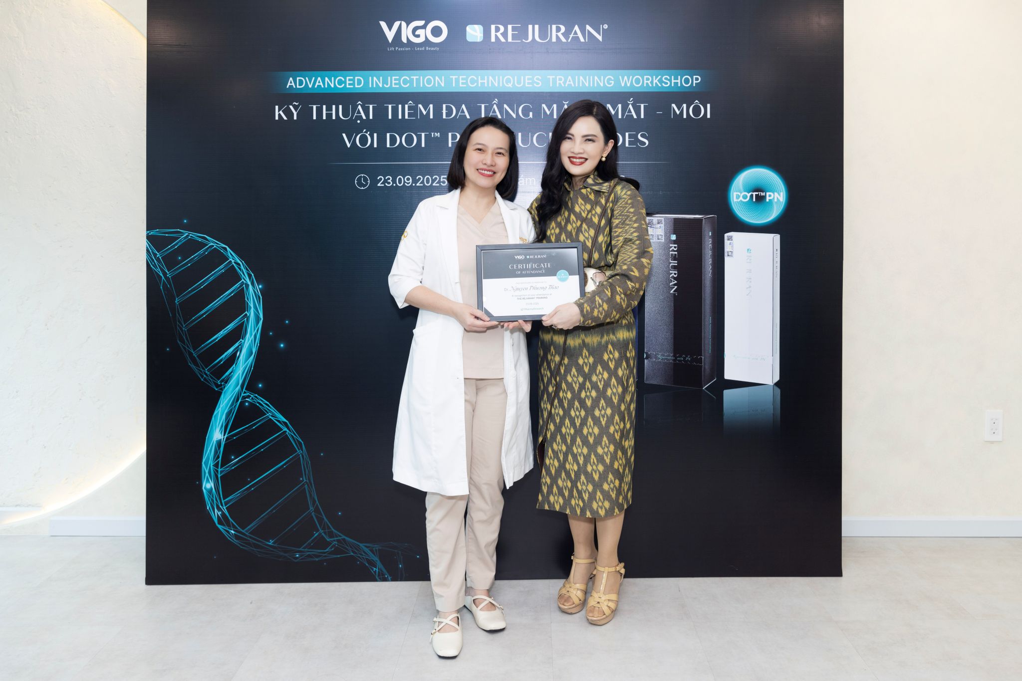 Bác sĩ Nguyên Phương Thảo và Dr. Rungsima tại sự kiện